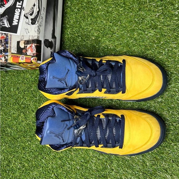 Jordan 5 Michigan, size 10 - Picture 1 of 4